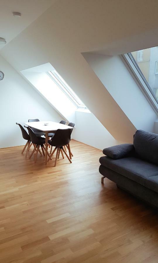 4 Beds And More Vienna Apartments - Contactless Check-In エクステリア 写真